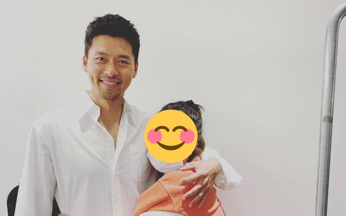 Dụi mắt 3 lần mới nhận ra Hyun Bin: Chồng chị Son Ye Jin sao đen nhẻm thế này! Ảnh 2