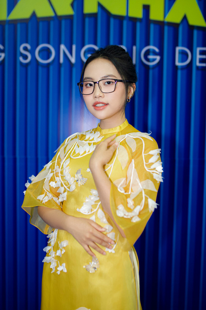 Những lời góp ý thẳng thắn của nữ ca sĩ trẻ khiến Công Toại không khỏi bất ngờ