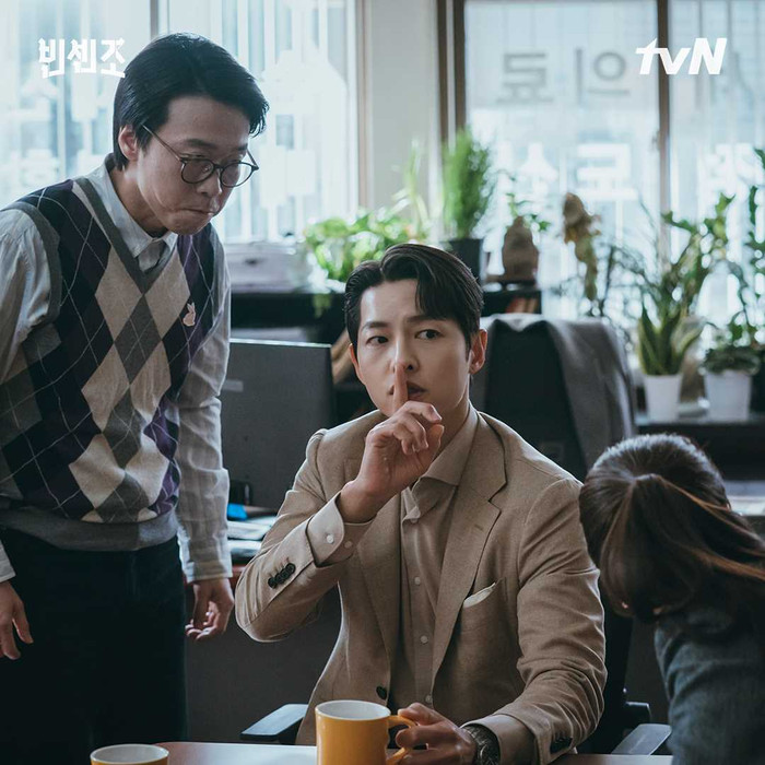 Bắt gặp Song Joong Ki công khai chăm sóc người khác sau 3 năm chia tay Song Hye Kyo Ảnh 3