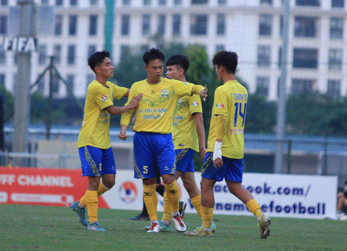 Đội bóng của ông bầu Trần Văn Quỳnh đã xuất sắc đánh bại Hạ Long 3-0 và giành vé vào VCK để tranh suất lên hạng. Ảnh: Phương Thuý