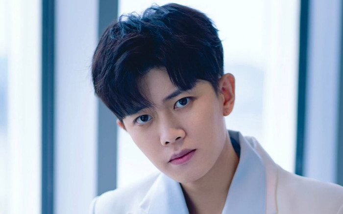 Chán đóng phim cổ trang, Nhậm Gia Luân 'chốt đơn' làm soái ca ngôn tình trong phim mới Ảnh 2