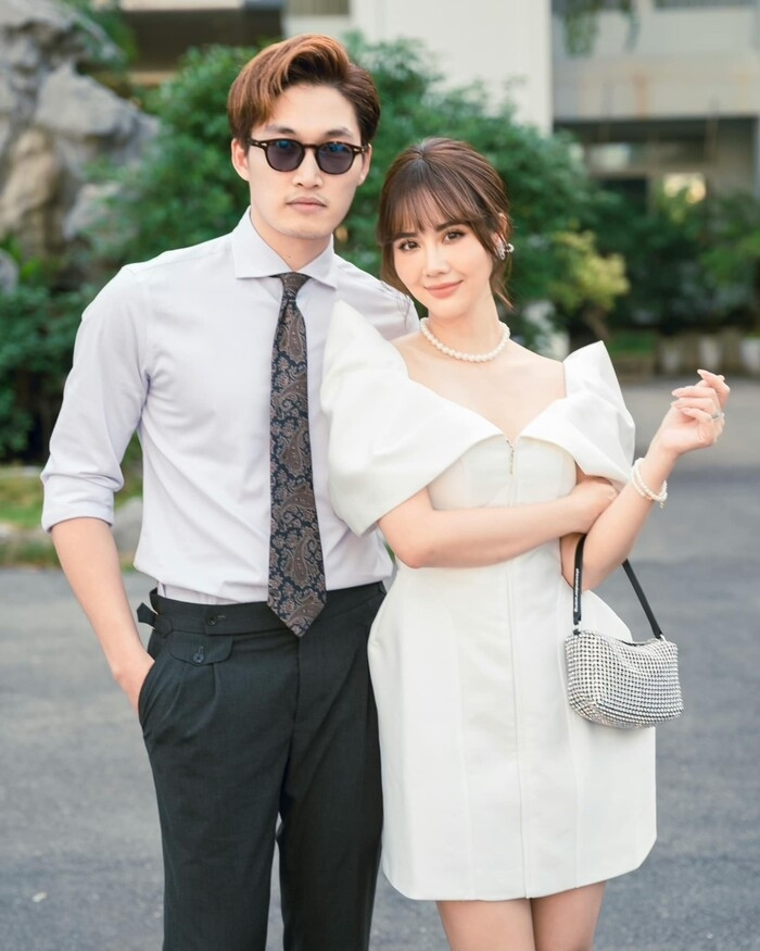 Huyền Lizzie khẳng định giữa cô và Đình Tú chỉ là chị em thân thiết.