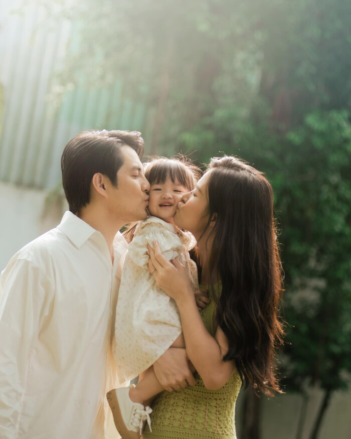 Gia đình Đông Nhi - Ông Cao Thắng.