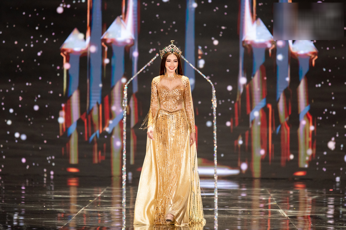 Ca khúc vang lên trong 2 khoảnh khắc quan trọng của Thùy Tiên tại Miss Grand khiến fan xúc động Ảnh 1