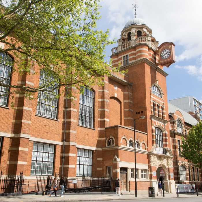 Doanh nhân Đỗ Vinh Quang từng theo học tại Đại học City University London