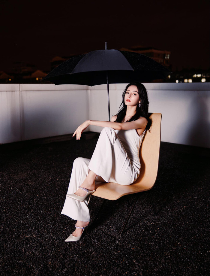 Bạch Lộc - Địch Lệ Nhiệt Ba đụng độ tạo hình: Ảnh chụp cam thường lập tức phân rõ thắng bại Ảnh 2