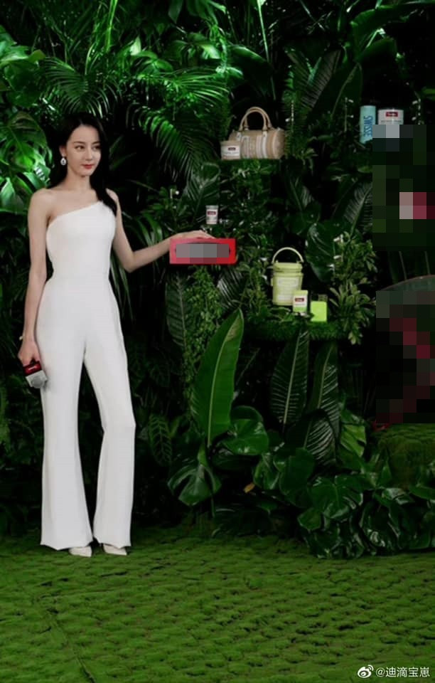 Bạch Lộc - Địch Lệ Nhiệt Ba đụng độ tạo hình: Ảnh chụp cam thường lập tức phân rõ thắng bại Ảnh 6