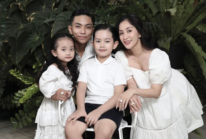 Gia đình nhỏ hạnh phúc của cặp đôi