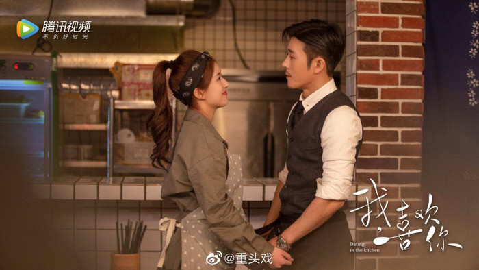 Triệu Lộ Tư rất cố gắng tạo chemistry nhưng phim vẫn flop. 