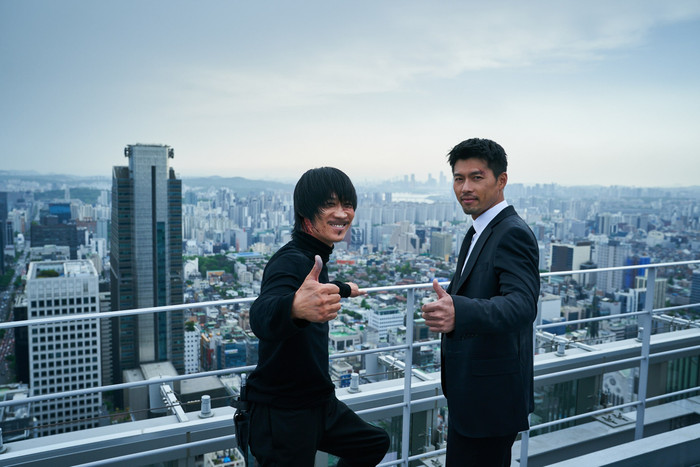 Hyun Bin và Jin Sun Kyu trong hậu trường cảnh quay hành động gay cấn nhất phim