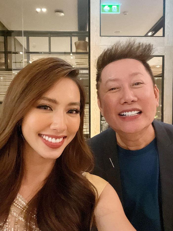 Kể từ sau đăng quang MGI, Thuỳ Tiên và ông Nawat có mối quan hệ thân thiết với nhau ở ngoài đời, vị chủ tịch đánh giá cao năng lực của người đẹp Việt Nam.