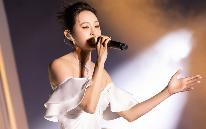 Khán giả đã chán nghe Hiền Hồ hát? Ảnh 2