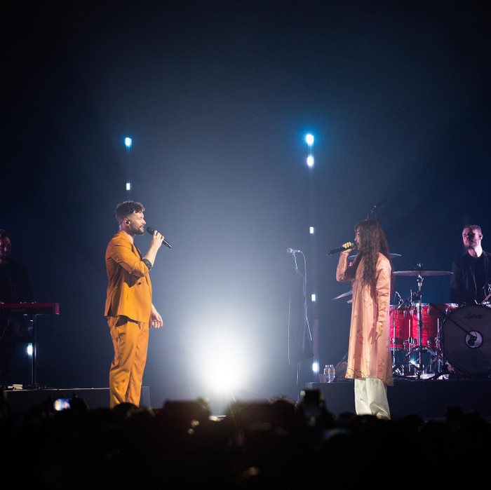 Hoàng Duyên trên sân khấu Thái Lan cách đây chưa lâu.