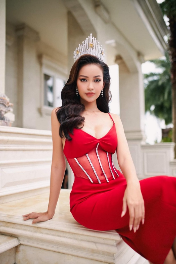 Miss Universe lục đục: Hoa hậu Hoàn vũ 2020 đòi 'ăn thua đủ' với chủ tịch mới Ảnh 4