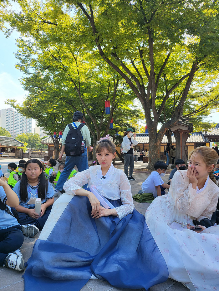 Bà xã Trấn Thành sẽ sớm trở về Việt Nam và cho ra mắt những dự án mới sau thời gian dài im ắng.