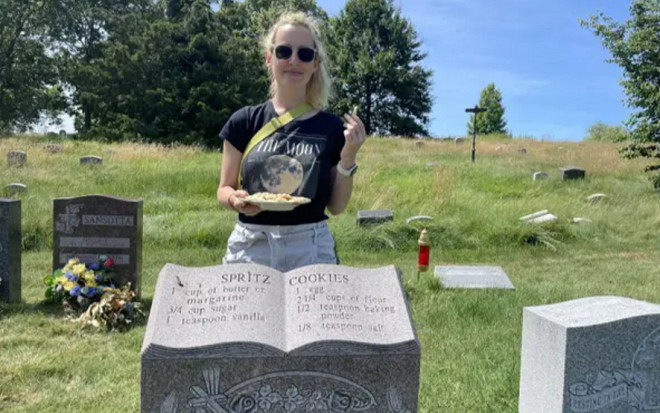 Cô gái dạo khắp nghĩa địa Mỹ để tìm công thức nấu ăn khắc trên bia mộ người đã khuất Ảnh 2