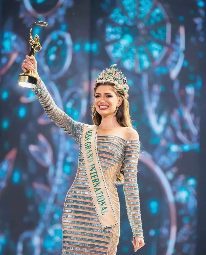 Drama bủa vây, tân Hoa hậu Hòa bình vẫn giữ im lặng: Ông Nawat xem đó mà học hỏi Ảnh 3