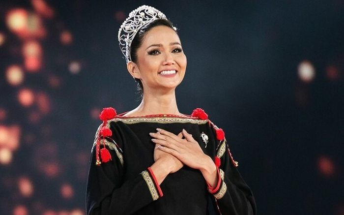 H'Hen Niê lên tiếng đáp trả khi bị 'mỉa mai' danh hiệu Á hậu 3 Miss Universe 2018 Ảnh 2