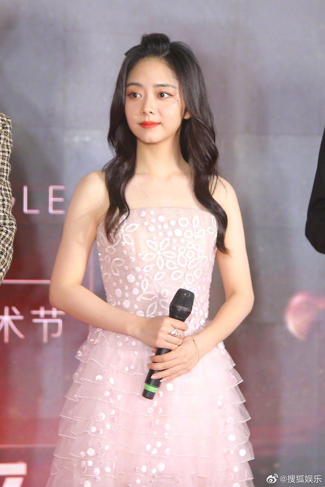 Sau Triệu Lệ Dĩnh, đến lượt Đàm Tùng Vận bị body shaming Ảnh 5