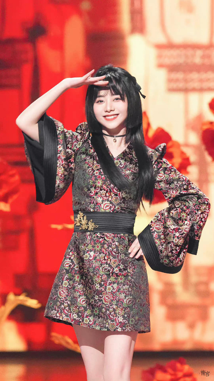 Sau Triệu Lệ Dĩnh, đến lượt Đàm Tùng Vận bị body shaming Ảnh 2