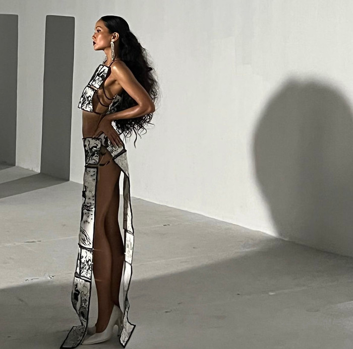 Hậu được công nhận là Á hậu 3 Miss Universe 2018, H'Hen Niê tự tin khoe cá tính trong outfit táo bạo Ảnh 4