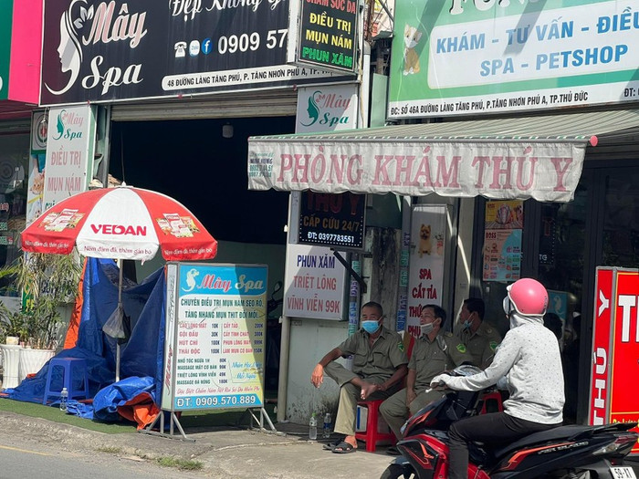 Căn nhà xảy ra vụ việc được lực lượng chức năng phong tỏa. Ảnh: PLO