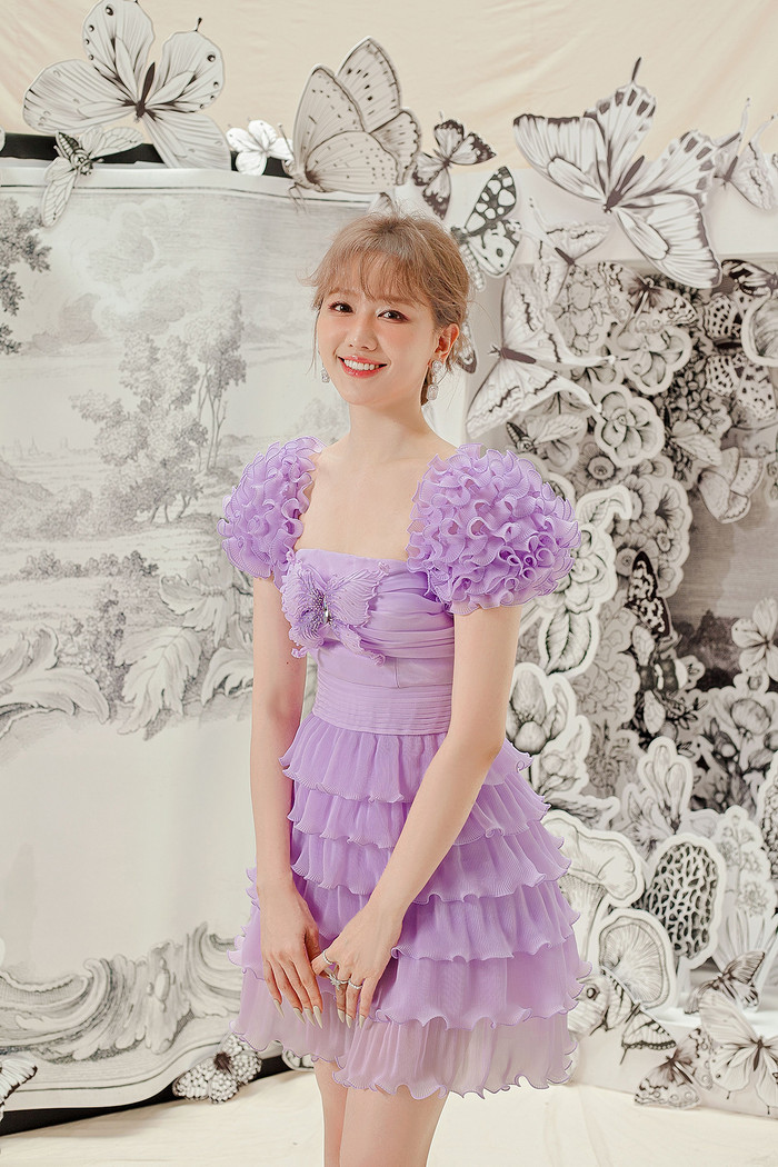 Cô nàng ngày một 'hack tuổi' khiến netizen trầm trồ.