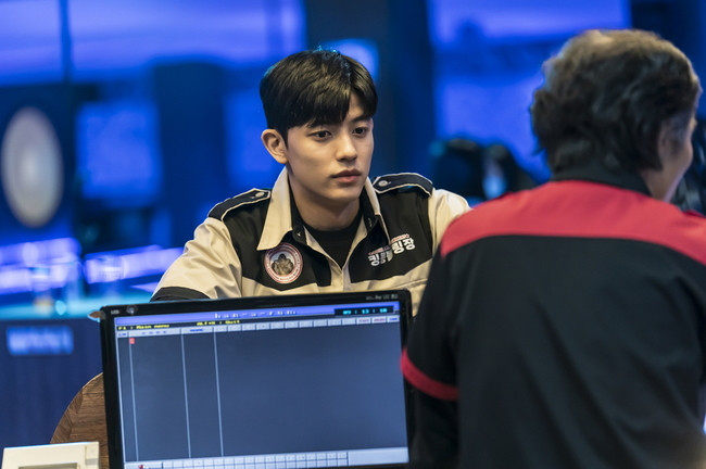 Phim Hàn tháng 11/2022: Song Joong Ki tái xuất so kèo cùng dàn idol đình đám Ảnh 11