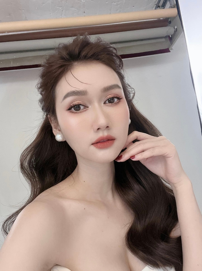 Nữ diễn viên thoải mái chia sẻ quan điểm cá nhân lên mạng xã hội được nhiều người ủng hộ. 