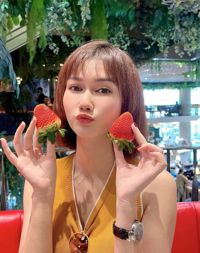  Sau chia tay, Đình Tú - Hương Giang vẫn giữ mối quan hệ bạn bè. 