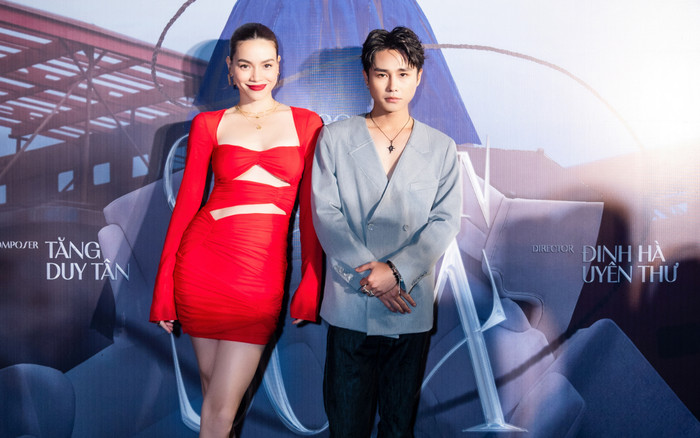 Hồ Ngọc Hà và Tăng Duy Tân cùng nhau tập yoga tại phòng thu trước lúc thu âm ca khúc 'Cô đơn trên sofa' Ảnh 2