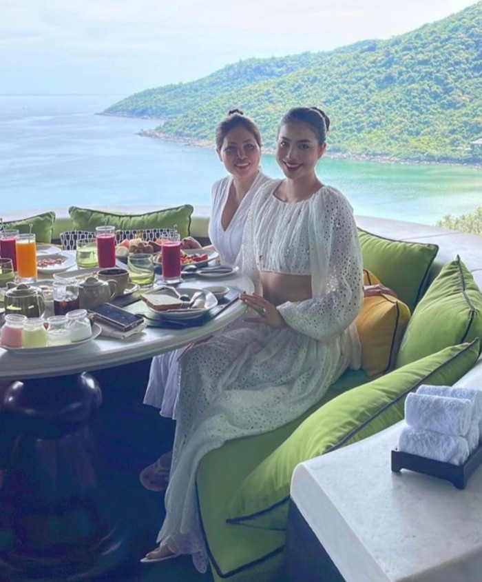 Nàng Hậu luôn dành mọi thứ tốt đẹp nhất cho mẹ. 