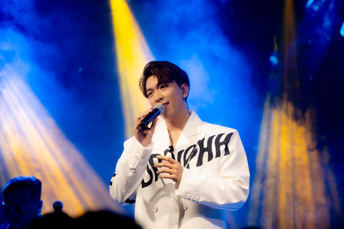 Tăng Phúc là nam ca sĩ trưởng thành từ con đường cover.