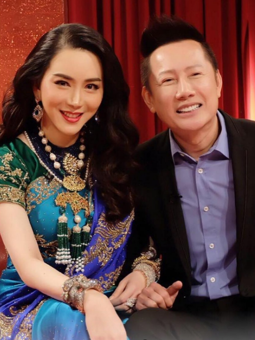 Bà Anne và Ông Nawat có mối quan hệ không mấy tốt đẹp trong quá khứ. Dự khán giả sẽ được 'hít' drama bể phổi trong tương lai. 