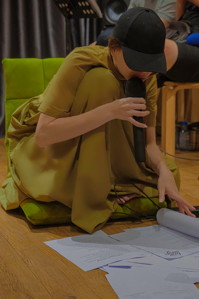 Hà Hồ cặm cụi tập luyện để đi hát trở lại sau sự cố mất trộm ở nhà riêng.