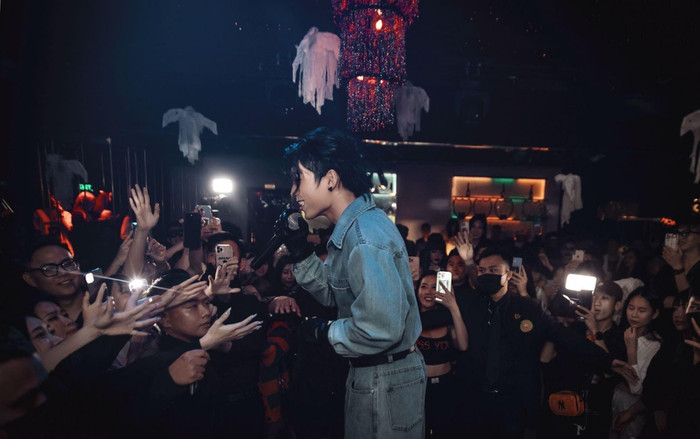 MONO bất ngờ bị khán giả chê 'ra vẻ' trên sân khấu? Ảnh 2