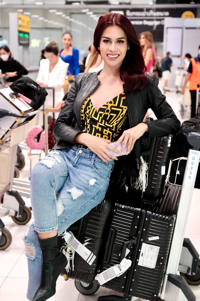 Roberta Tamondong đã đến Thái Lan để nhận ngôi vị Á hậu 5 của Miss Grand International 2022.