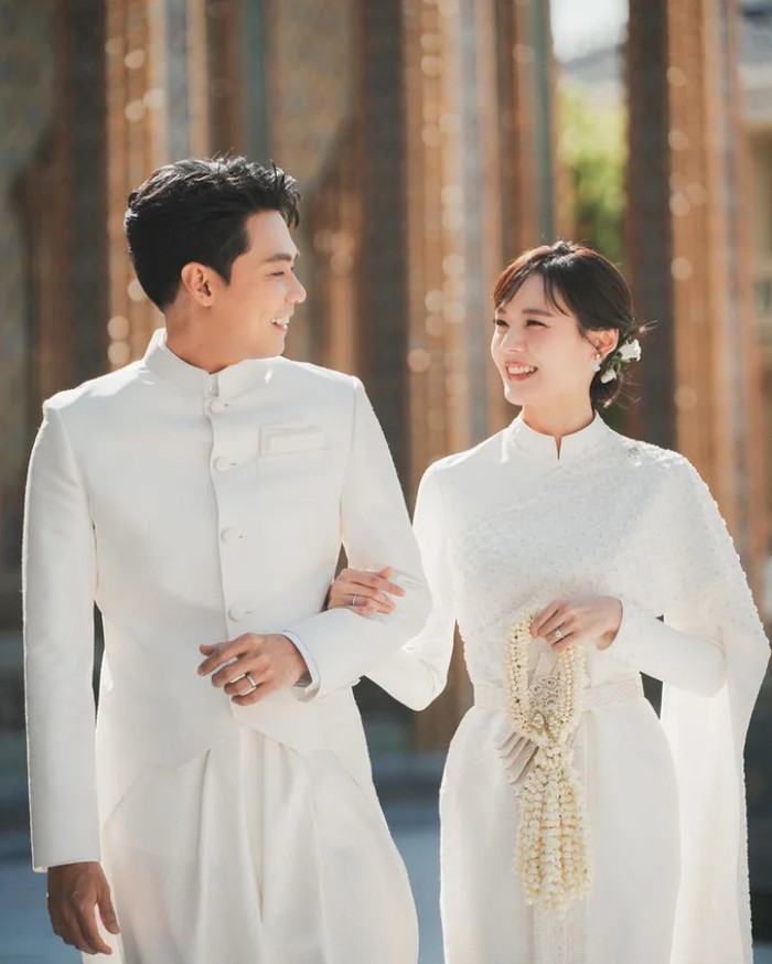 Dan Worrawech và Pattie Ungsumalynn trong hôn lễ