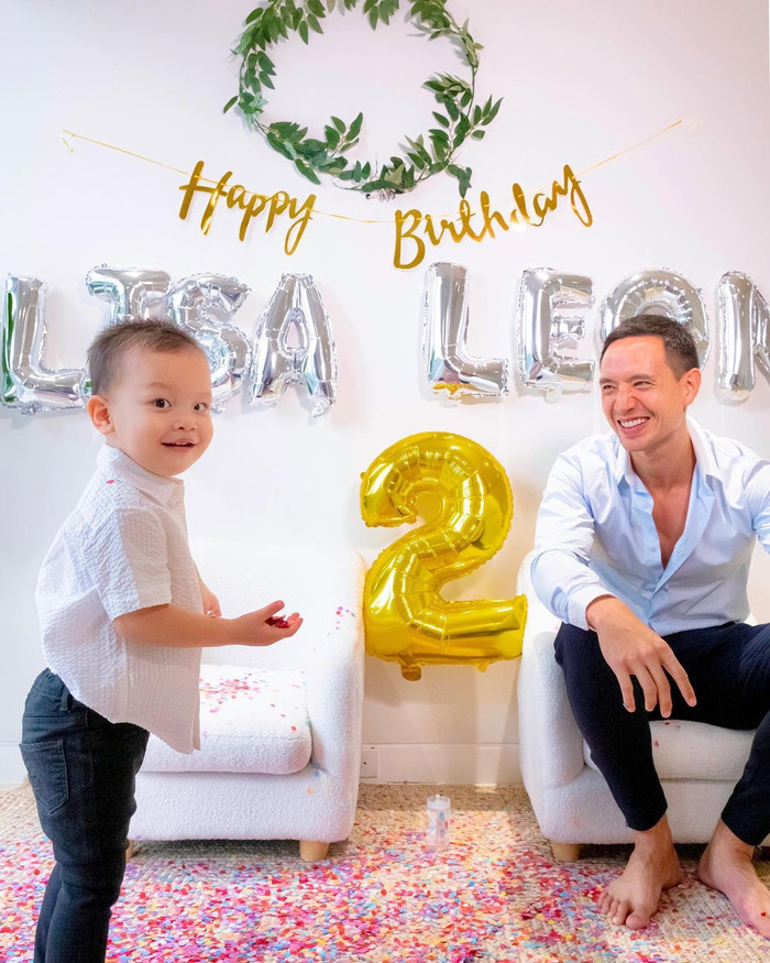 Kim Lý dành ánh nhìn ngọt nhào cho quý tử Leon trong tiệc sinh nhật