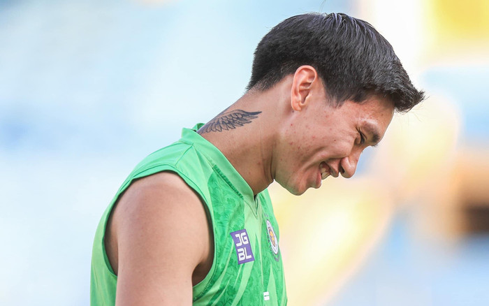 Vung tay vào mặt đối thủ, Đoàn Văn Hậu nghỉ trận gặp Viettel Ảnh 2