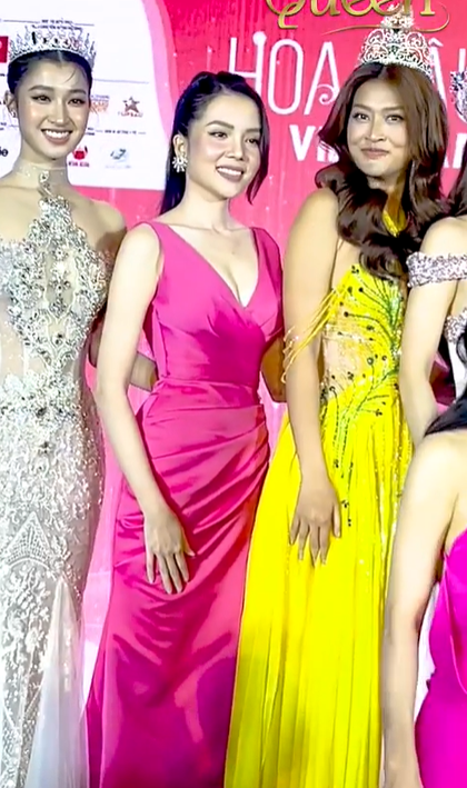 Thiên Ân 'nghiến răng', bất lực khi fan mang hẳn ảnh dìm đến sự kiện Ảnh 2