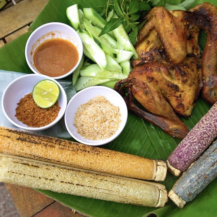 Cơm lam có đa dạng màu sắc