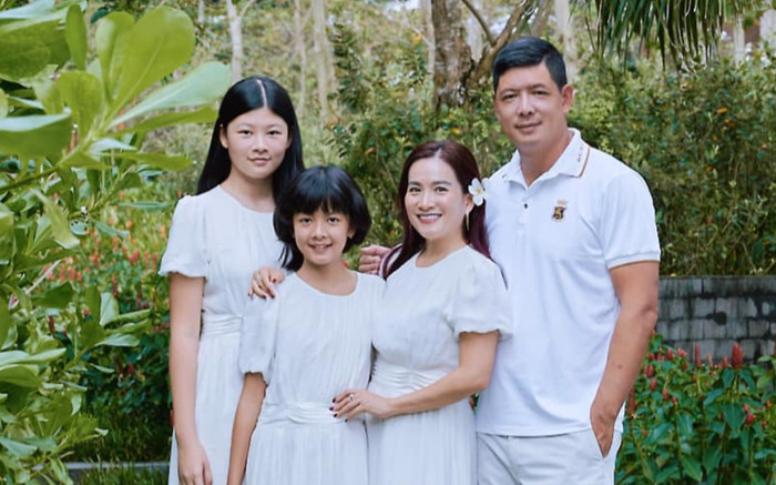 Hậu bị chê xuống sắc Bình Minh bảnh bao đón sinh nhật bên vợ con, nhan sắc hai ái nữ gây chú ý Ảnh 2