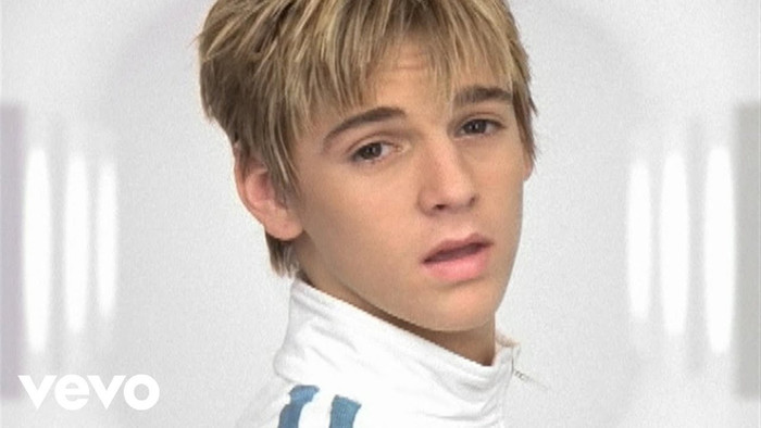 Aaron Carter là sao nhí nổi tiếng những năm 2000, anh kiếm hàng trăm nghìn USD và bán hơn 10 triệu bản album trên toàn thế giới
