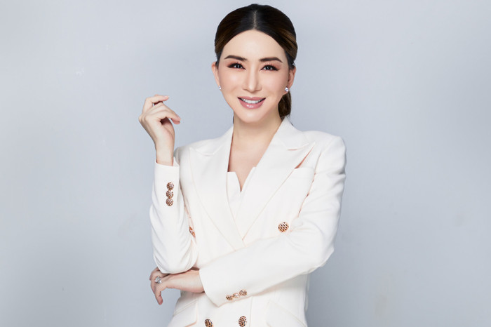 Tân chủ tịch Miss Universe bị chê lố vì tước quyền trao vương miện của Hoa hậu đương nhiệm Harnaaz Sandhu Ảnh 1