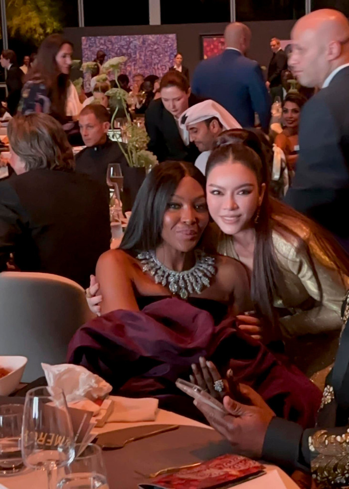 Lý Nhã Lỳ và cô bạn thân Naomi Campbell.