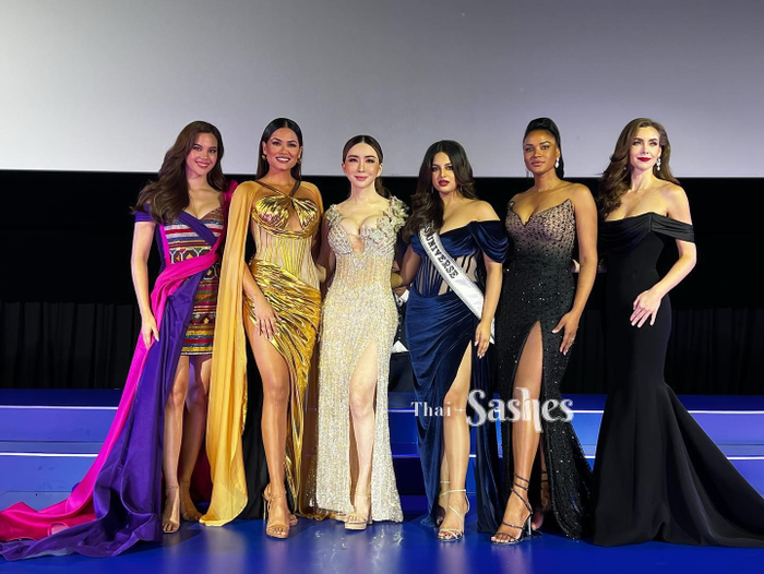 Đăng quang gần 20 năm, nhan sắc Miss Universe 2005 vẫn 'nuốt gọn' đàn em khi đứng chung khung hình Ảnh 6