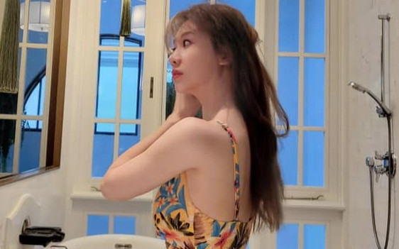 Lén lút 'làm trò' khi ở nhà một mình, Hari Won hoảng hồn khi bị người khác phát hiện Ảnh 2