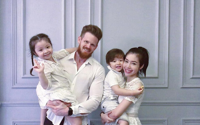 Elly Trần bên ông xã ngoại quốc.