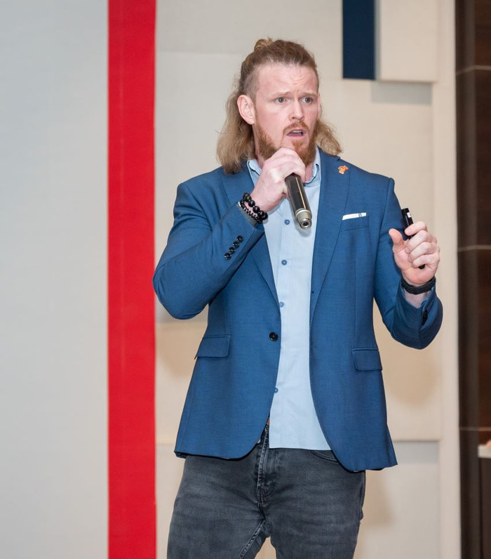 Chồng hợp pháp của Elly Trần là một CEO có tiếng trong trung tâm thể hình có quy mô lớn tại Việt Nam